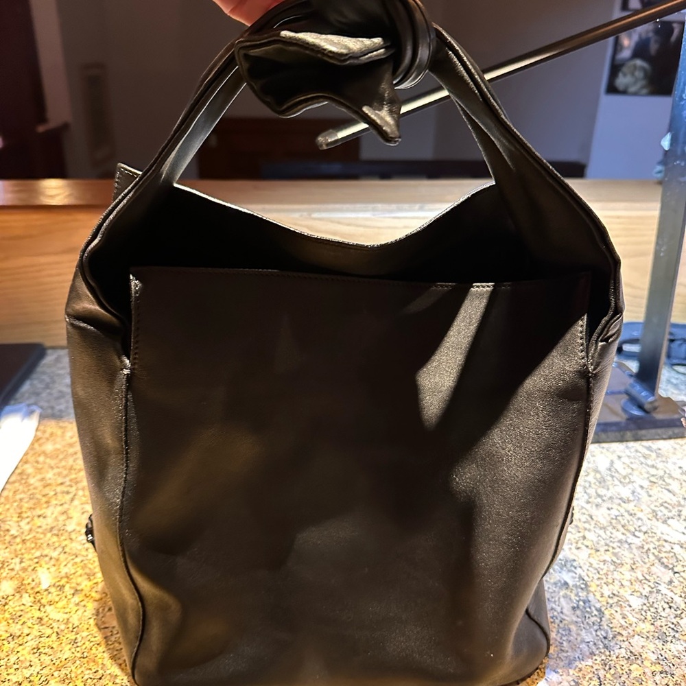 Versace Black Leather Bag with Medusa Logo Beautiful All leather 💼 Beautiful